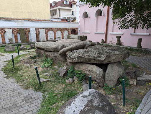 Outdoor Thracian tomb archaelogical exposition